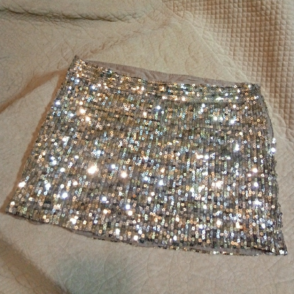 ABERCROMBIE & FITCH SEQUINE MINI SKIRT